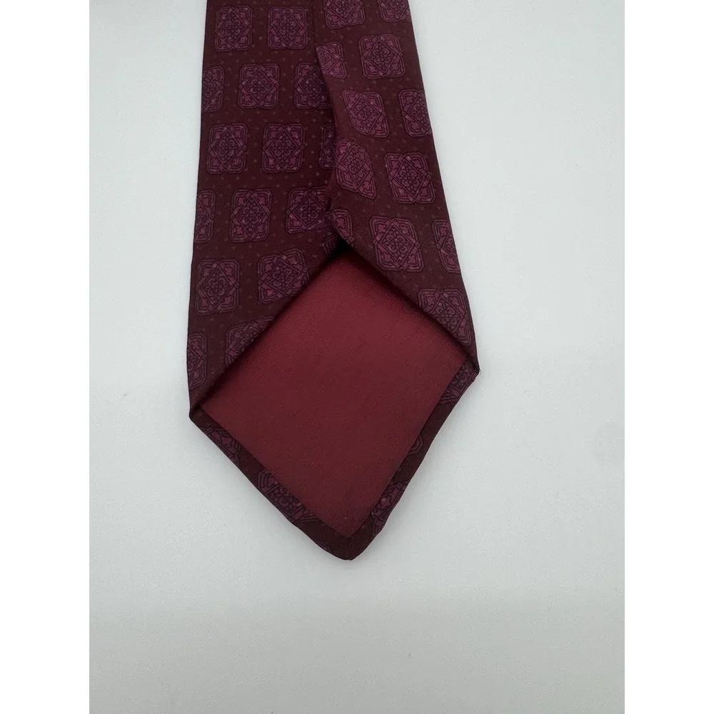 Van Heusen 100% Silk Tie Burgundy Red Geometric Pattern Made in England Classic